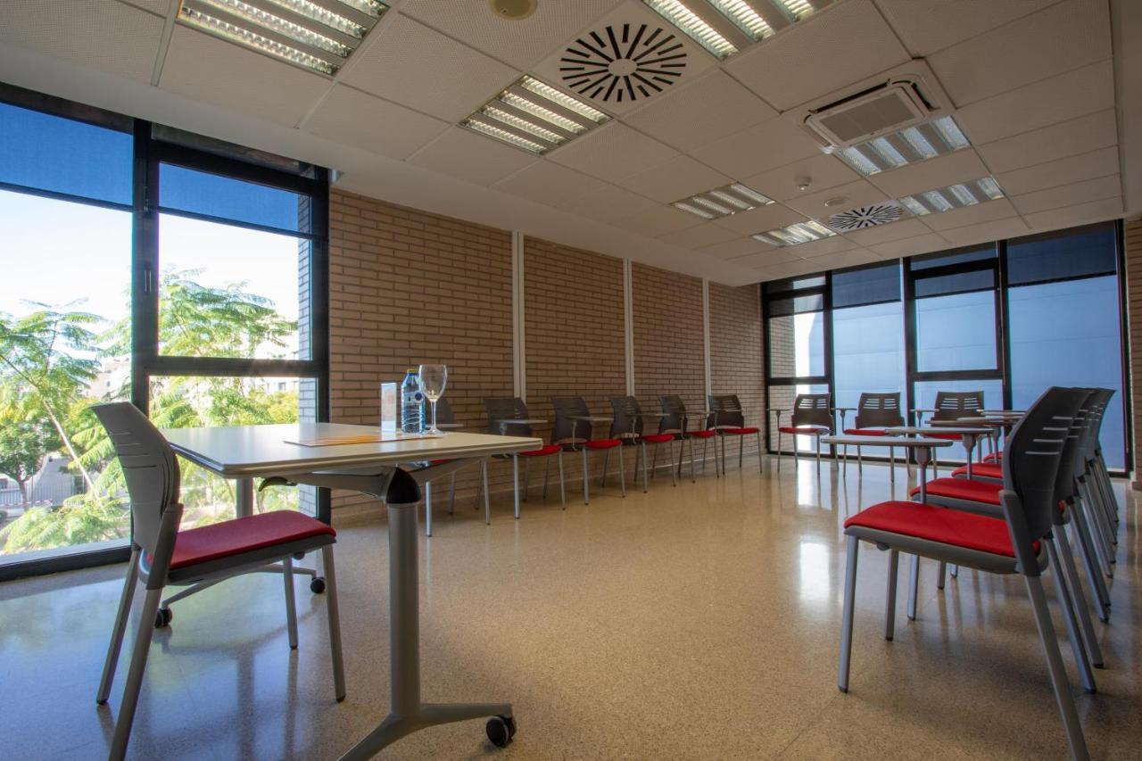 Villa Alojamiento Y Congresos - Villa Universitaria San Vicente Raspeig Екстериор снимка