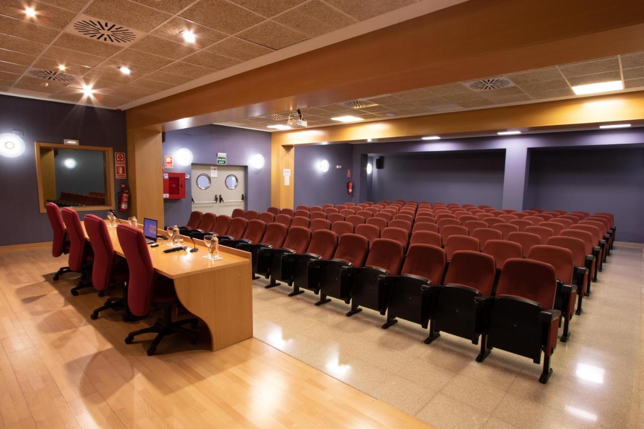 Villa Alojamiento Y Congresos - Villa Universitaria San Vicente Raspeig Екстериор снимка