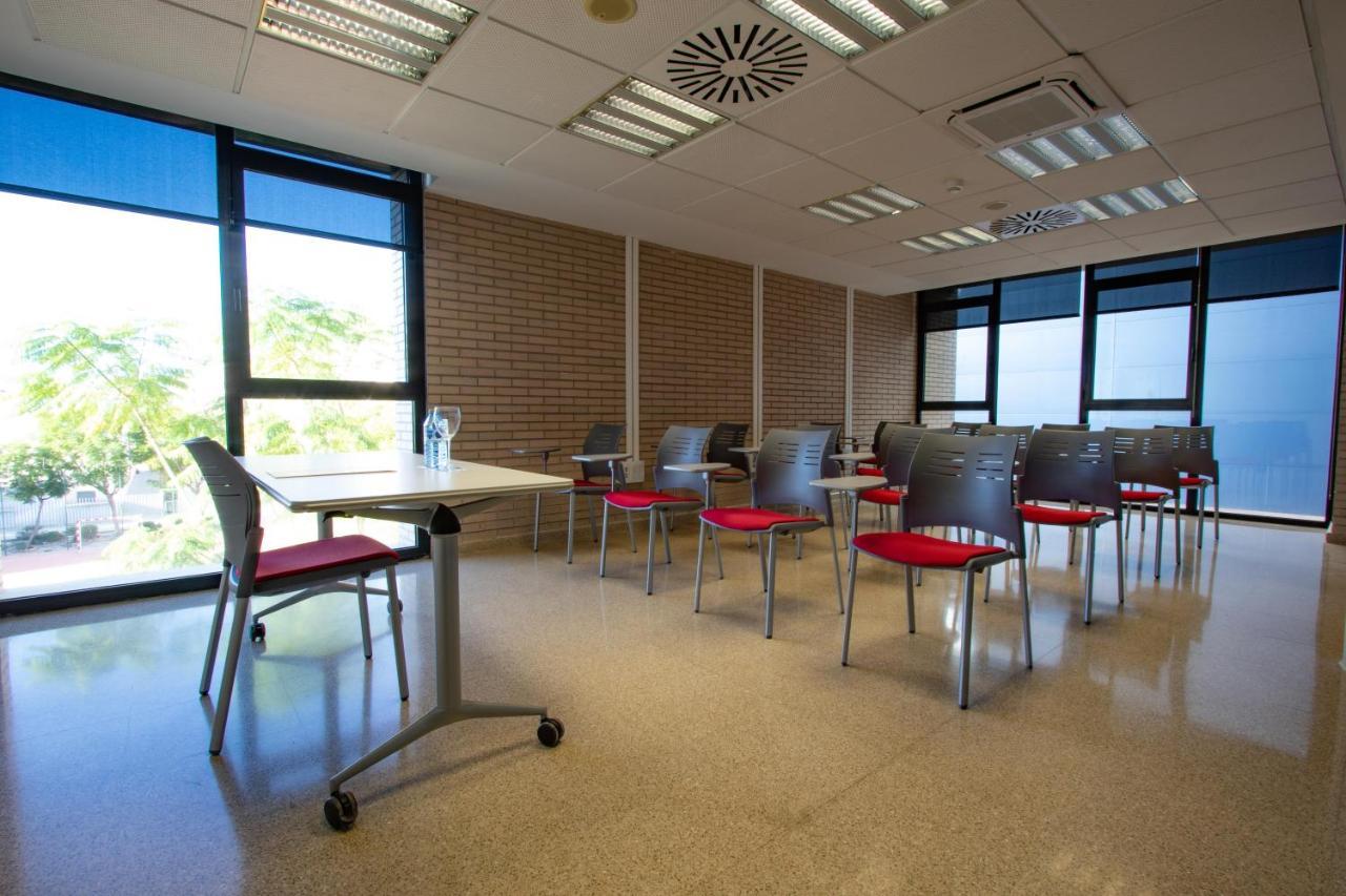 Villa Alojamiento Y Congresos - Villa Universitaria San Vicente Raspeig Екстериор снимка