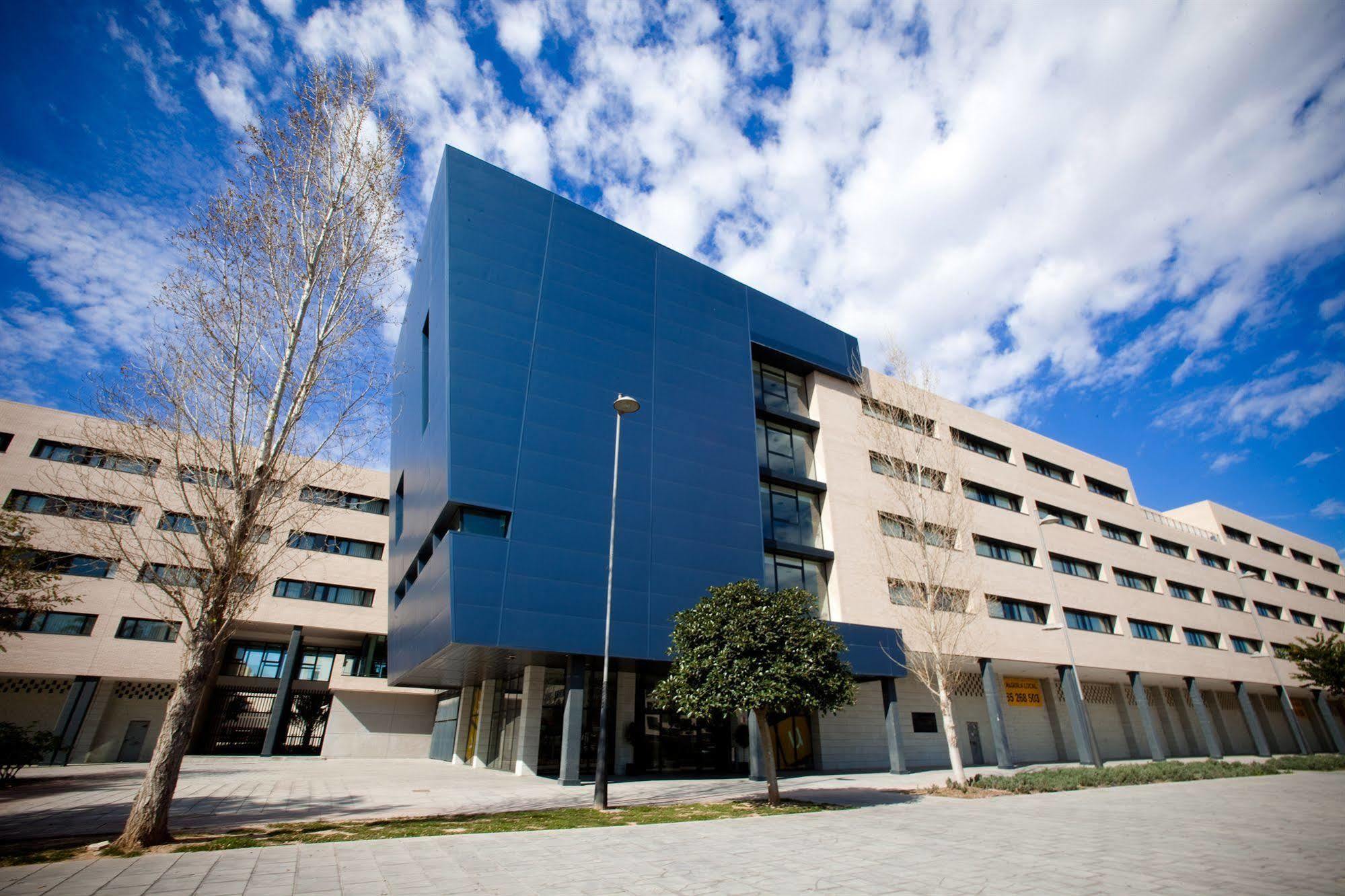 Villa Alojamiento Y Congresos - Villa Universitaria San Vicente Raspeig Екстериор снимка